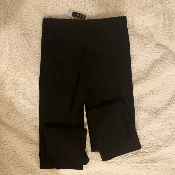 Capris - Picture 6 of 6